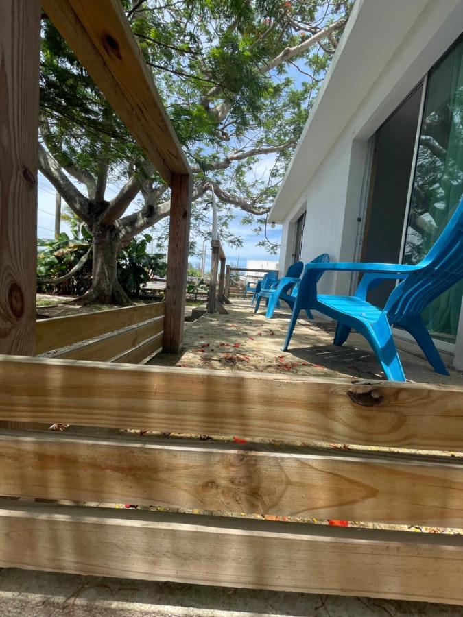 Las Olas Beach Apartments Аресибо Екстериор снимка