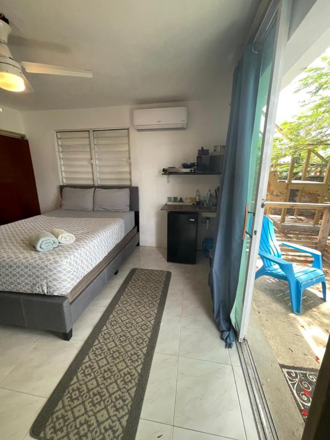 Las Olas Beach Apartments Аресибо Екстериор снимка