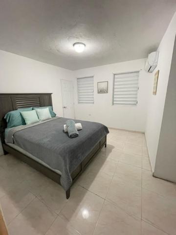 Las Olas Beach Apartments Аресибо Екстериор снимка