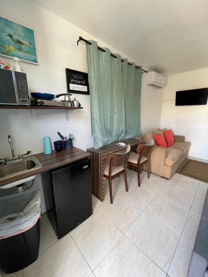 Las Olas Beach Apartments Аресибо Екстериор снимка