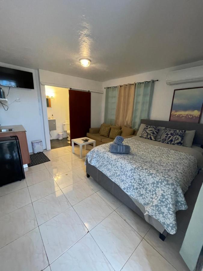 Las Olas Beach Apartments Аресибо Екстериор снимка