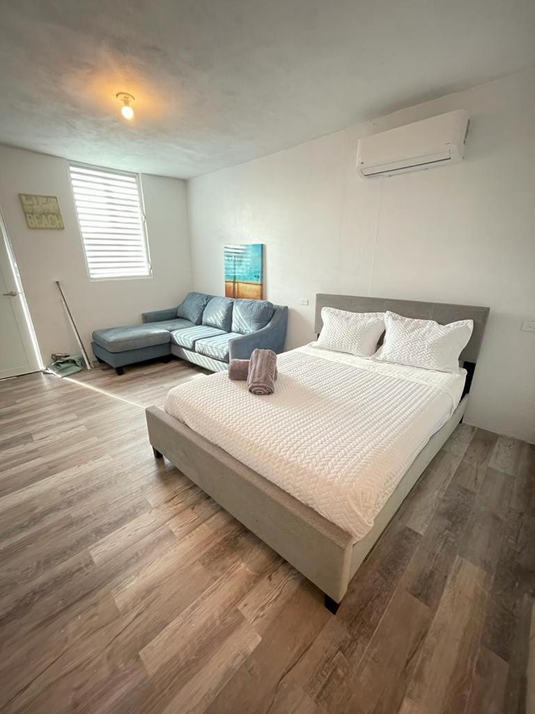 Las Olas Beach Apartments Аресибо Екстериор снимка