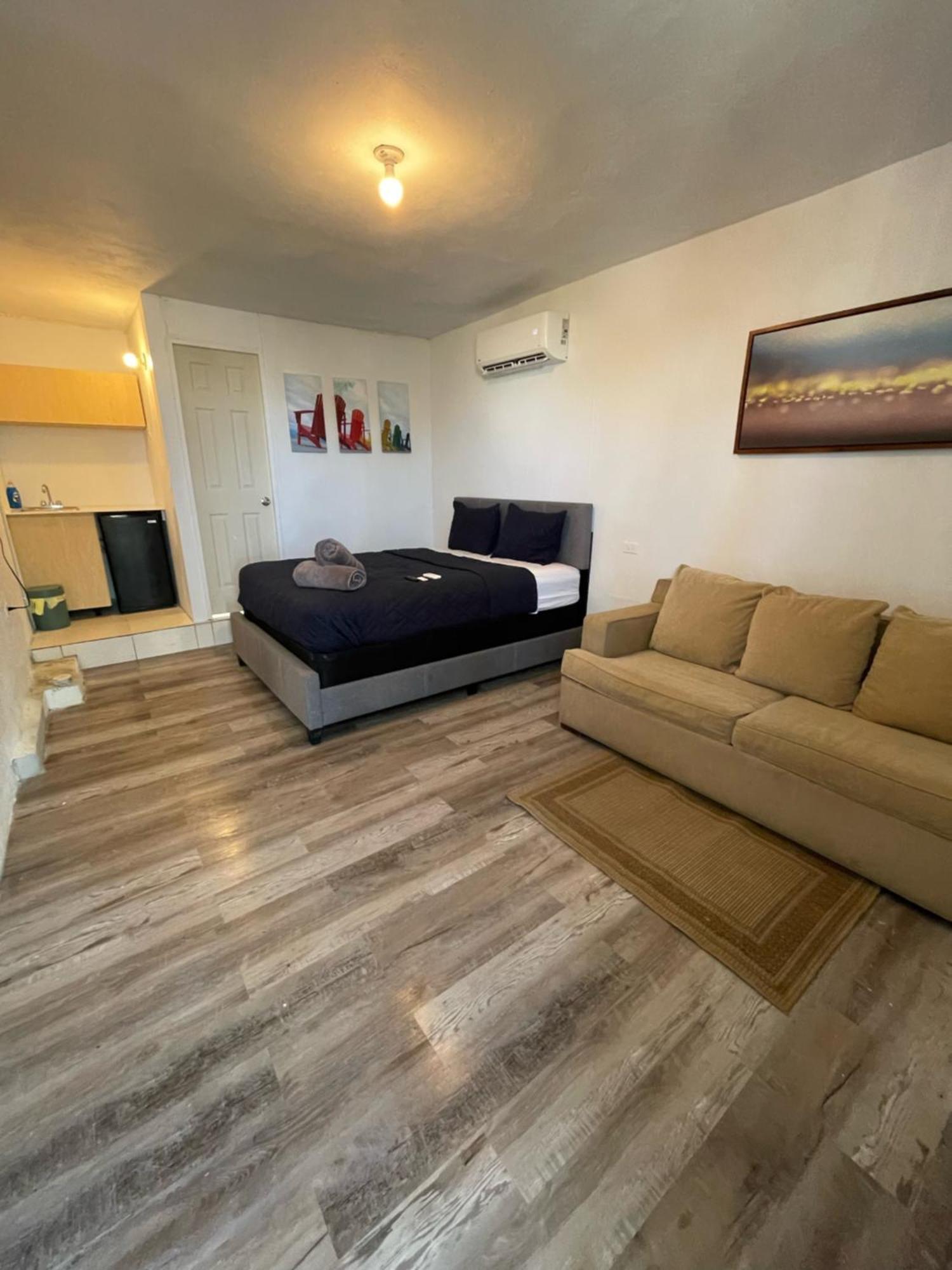 Las Olas Beach Apartments Аресибо Екстериор снимка